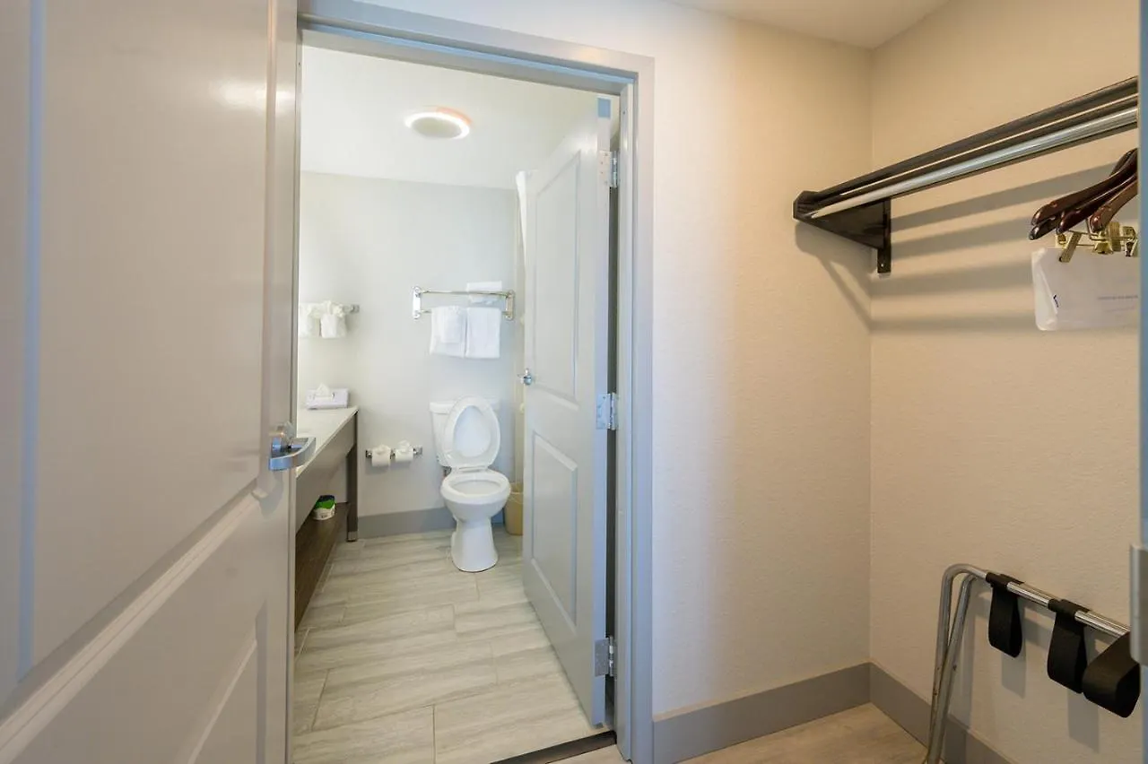 Hawthorn Extended Stay By Wyndham Panama City Beach Upper Grand Lagoon Hotel
